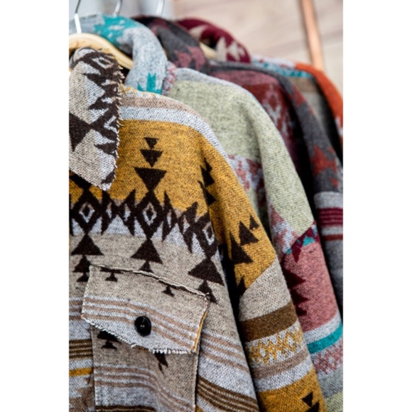 Mellow Gray Aztec Tribal Native Western Button Up Shacket Flannel Shirt Jacket - Picture 4 of 4